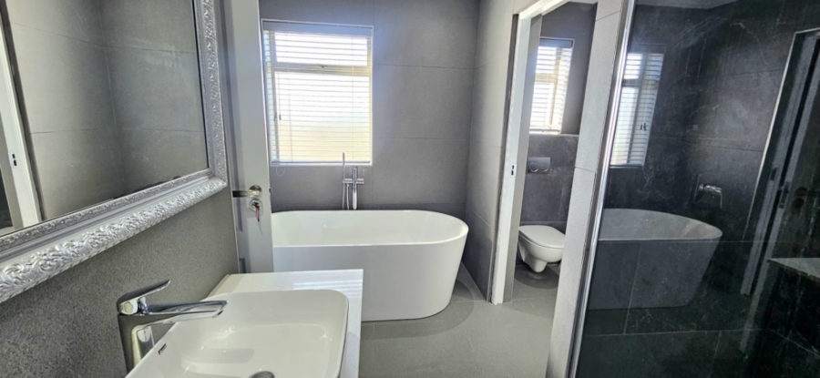 7 Bedroom Property for Sale in Gansbaai Central Western Cape